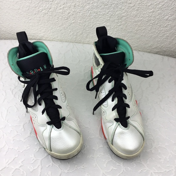 Nike Air Jordan Size 6 Youth Retro Basketball 705417-138 White Verde Sneakers. - Picture 2 of 11
